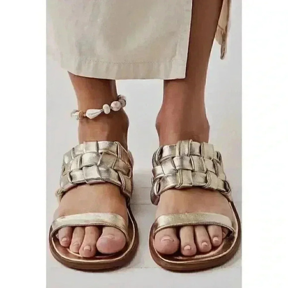 Free People Woven River Slip-On Sandals Size 38 Gold Color - Picture 1 of 6